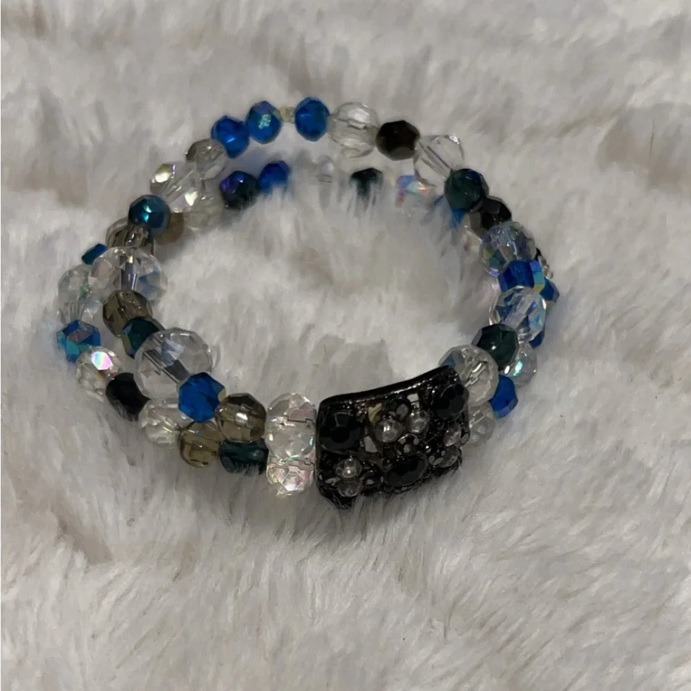 Elegant Beaded Bracelet with Black and Blue Accents